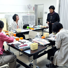 ボタニカル アート 教室　〜植物細密画〜　　講師　小島　万里子